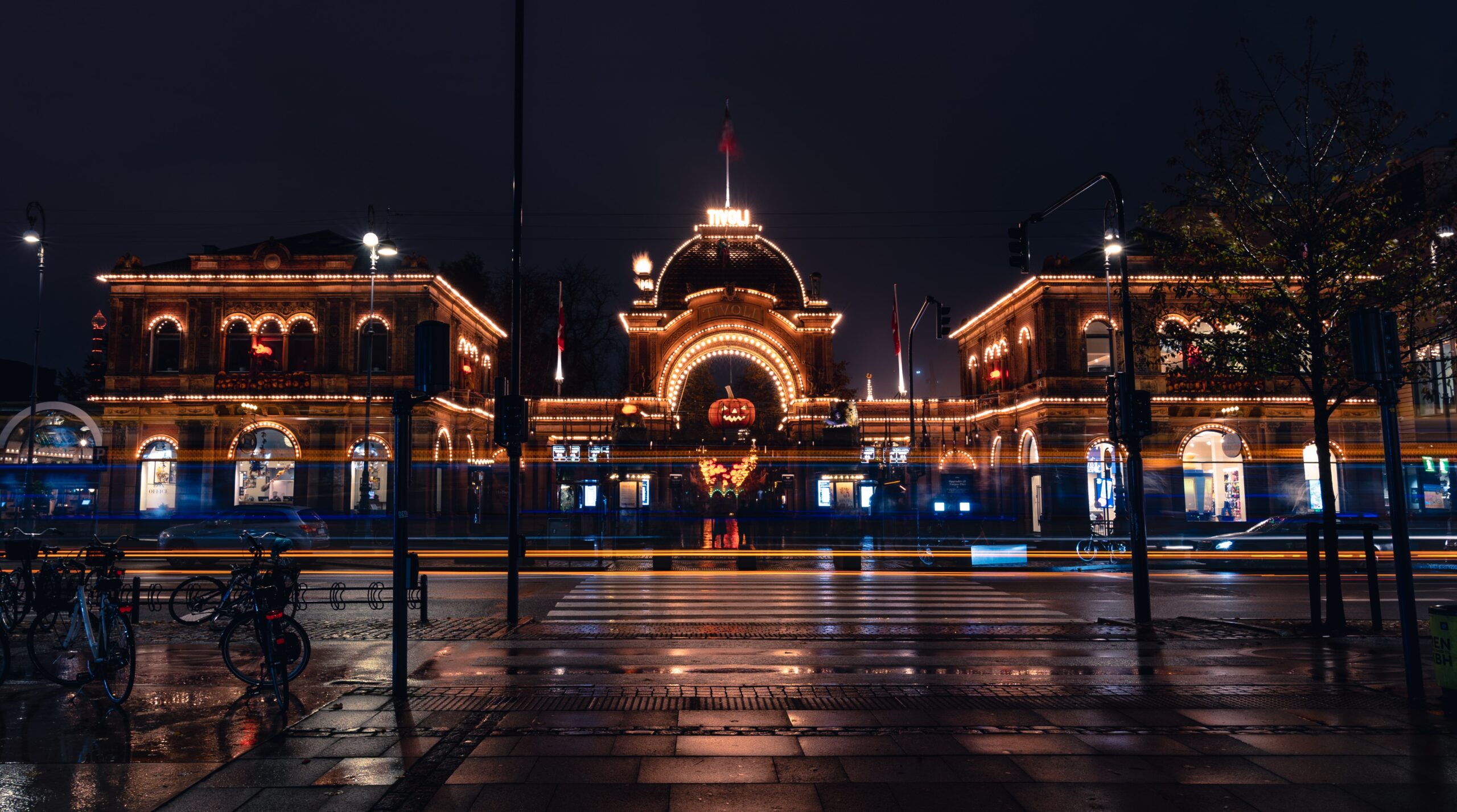 Tivoli bei Nacht